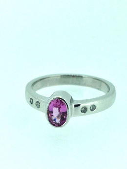 18ct white gold sapphire diamond ring