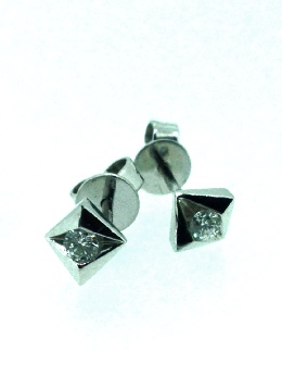 950 Platinum Earrings